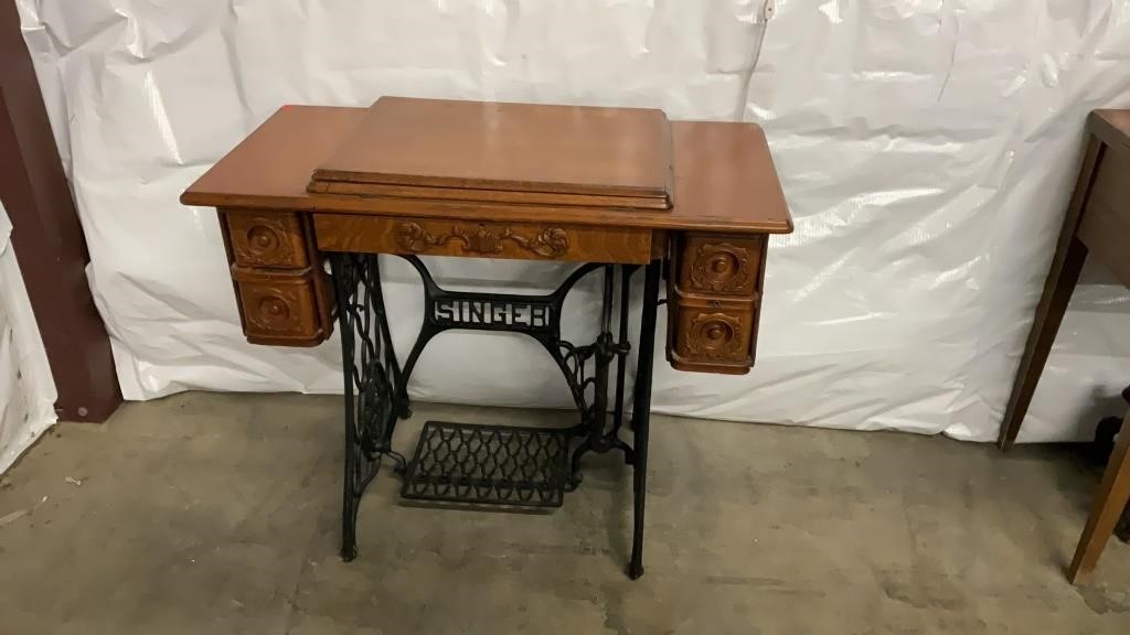 Singer Sewing Machine with iron base