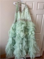 Bridess formal dress/ gown size 26