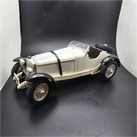 28' Mercedes-Benz  -1/18-  Bburago