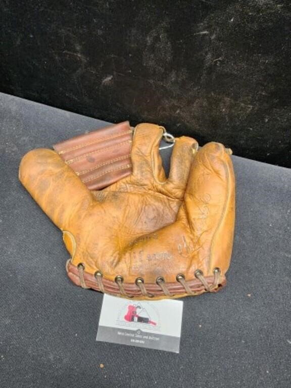 Wilson Chet Nichols Glove