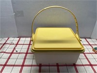 TUPPERWARE CAKE CARRIER