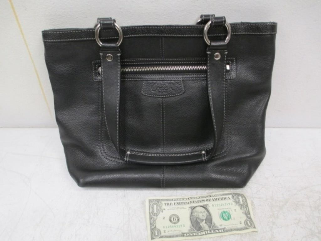 LIKE NEW, BLACK, COACH Leather woman's .