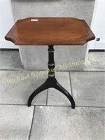 HITCHCOCK PLANT STAND WITH MARQUETRY BORDER