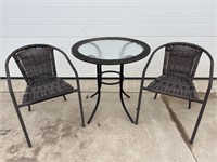 Patio table & 2 chairs