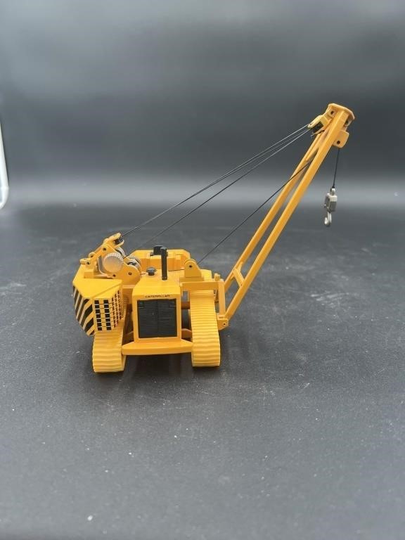 1:70 Scale Caterpillar pipe Layer