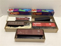 Five Roundhouse HO Gauge Model Trains