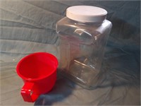 Storage Container / Mixing Cup