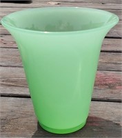 6" Jadeite Vase