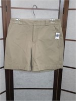 New $44 ladies size 8 Gap shorts