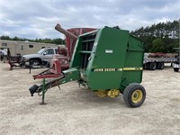 John Deere 375 Round Baler