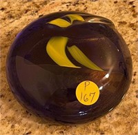 26 - SIGNED BLOWN GLASS PAPERWEIGHT (P167)