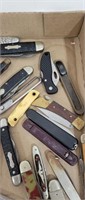 Big lot of folding pocket knives in various