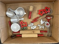 Childresn Play Kitchen Baking Set