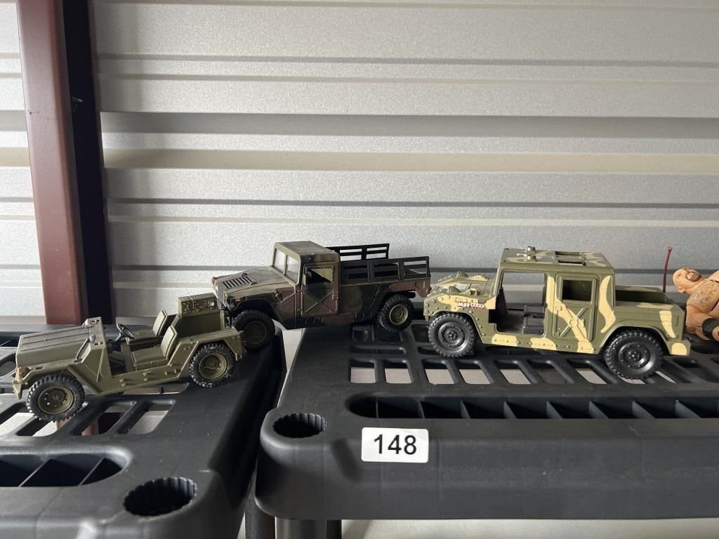 3 Military Vehicles U232