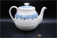Vtg. Wedgwood "Queen's Ware" Embossed Teapot