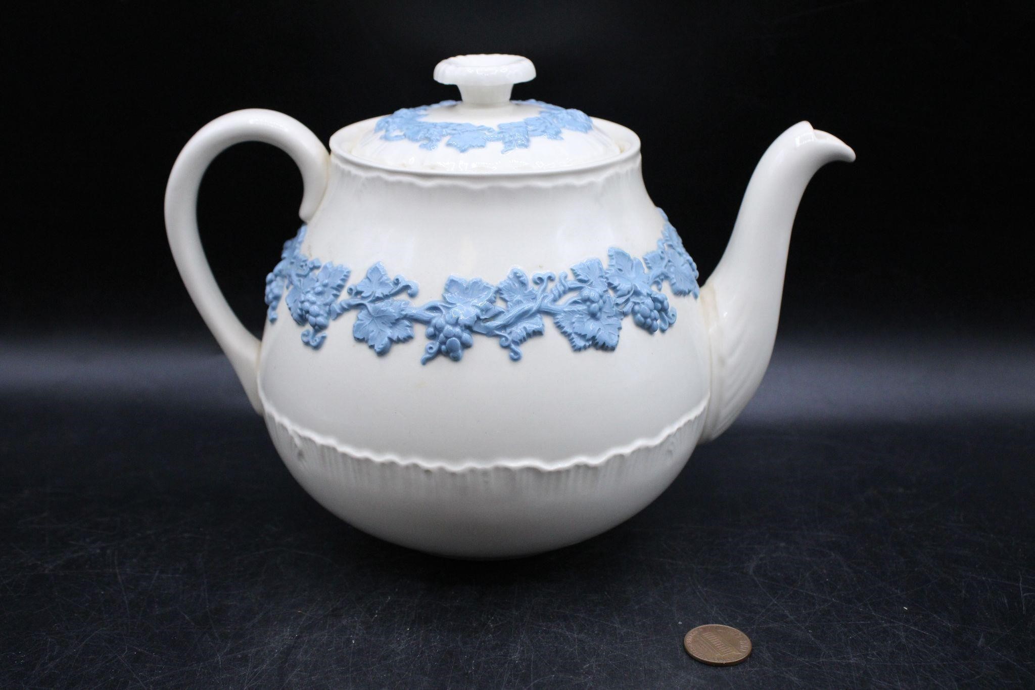 Vtg. Wedgwood "Queen's Ware" Embossed Teapot