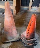 6 Pylon Safety Cones