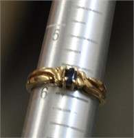 10K stamped gold ladies ring, 2.6g size 6