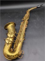 (LM) Vtg Martin Elkhart Alto Saxophone. 26