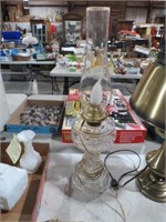 VIN PRESSED GLASS ELECTRIFIED OIL LAMP