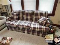 Flexsteel Plaid Couch w/ Matching Throw Pillows