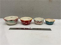 New Pioneer Woman Measuring Cups