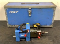 SKF Air-Driven Hydraulic Oil Injector THAP 300E