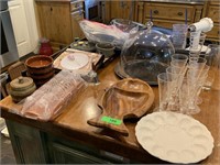 VERY LARGE LOT OF KITCHEN / TRAYS