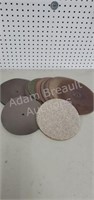 Large assortment of abrasive sanding discs, 8-9