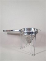 Chinois/Cap Strainer With Stand