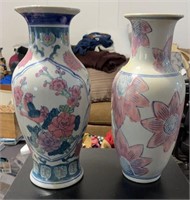 Set of 2 floral vases