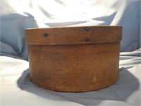 Shaker style covered cheese box 9.5" dia x 5"