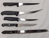 Lot of fixed blade knives including Victorinox
