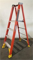 Werner 4' Fiberglass Step Ladder