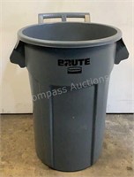 Rubbermaid 44 Gallon Trash Can