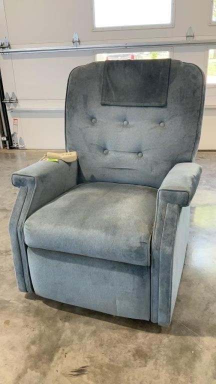 Powered arm chair/recliner