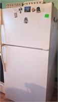 MAYTAG REFRRIGERATOR -- WORKING CONDITION