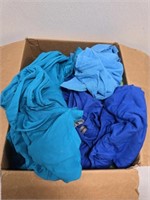 Box full of Gildan 2XL T-Shirts