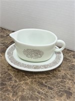 PYREX GRAVY BOWL W/SAUCER