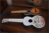 2 toy Guitars *STS