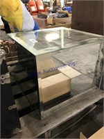 MIRROR CUBE ACCENT TABLE, 18 X 18"