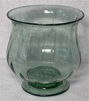 Green Glass Short Flower Vase 
Approx 10in