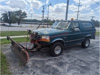 1996 Ford Bronco w/ Plow