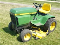 John Deere 300 Riding Lawn Mower - Runs