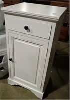WHITE PAINTED STAND 16x14x32