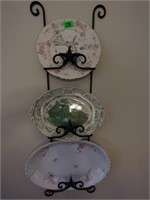 Set of 3 decorative wall plates with hanger