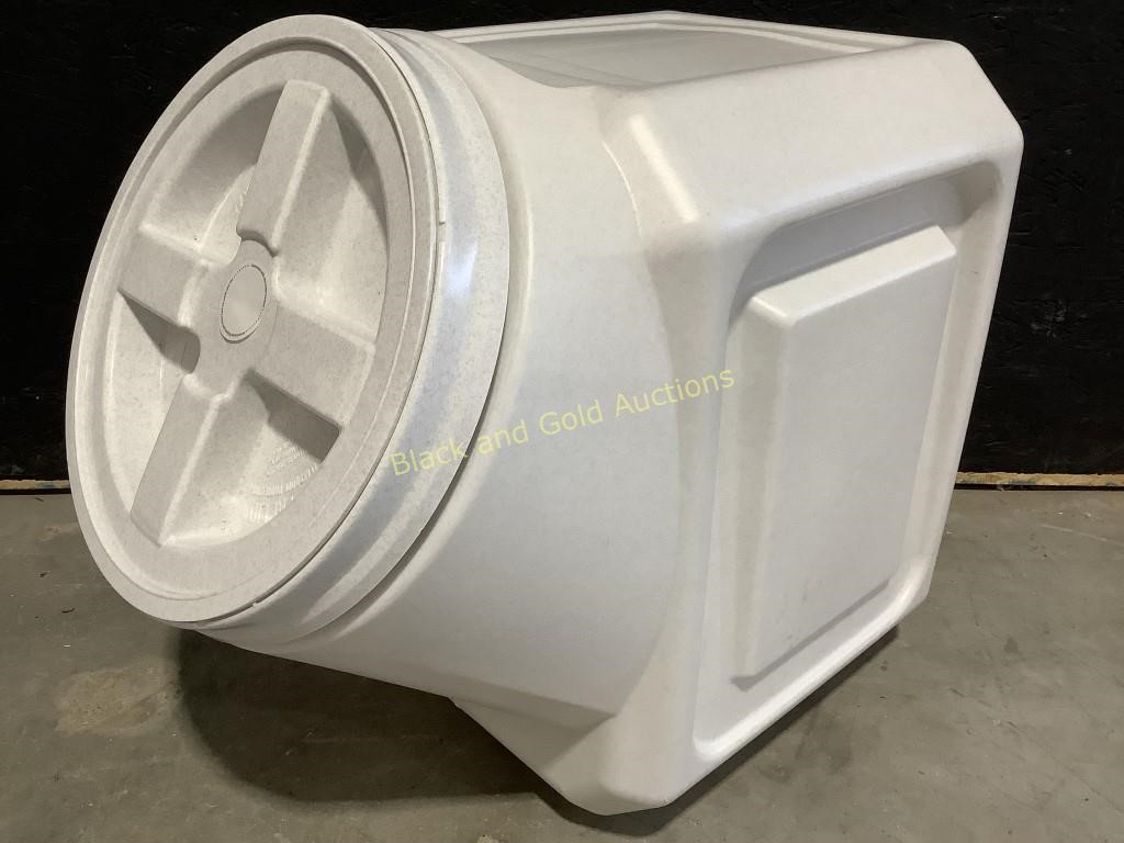 Gamma2 Sealed Pet Food Container