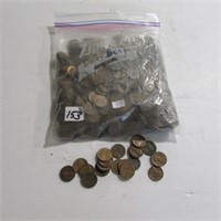 BAG OF APPROX 600 PENNIES