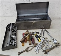 Toolbox with contents, screen drivers, sockets