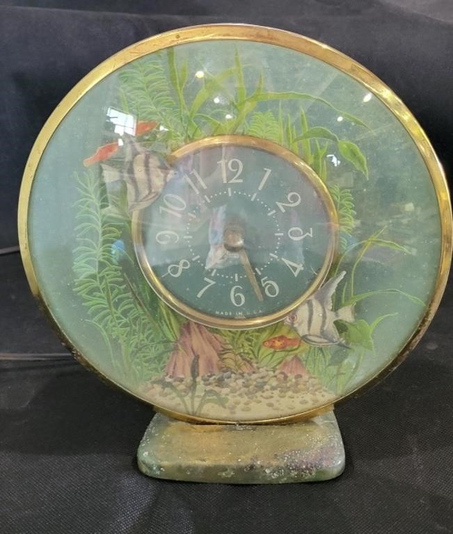 VTG Sessions Aquarium Clock/Nightlight - Note